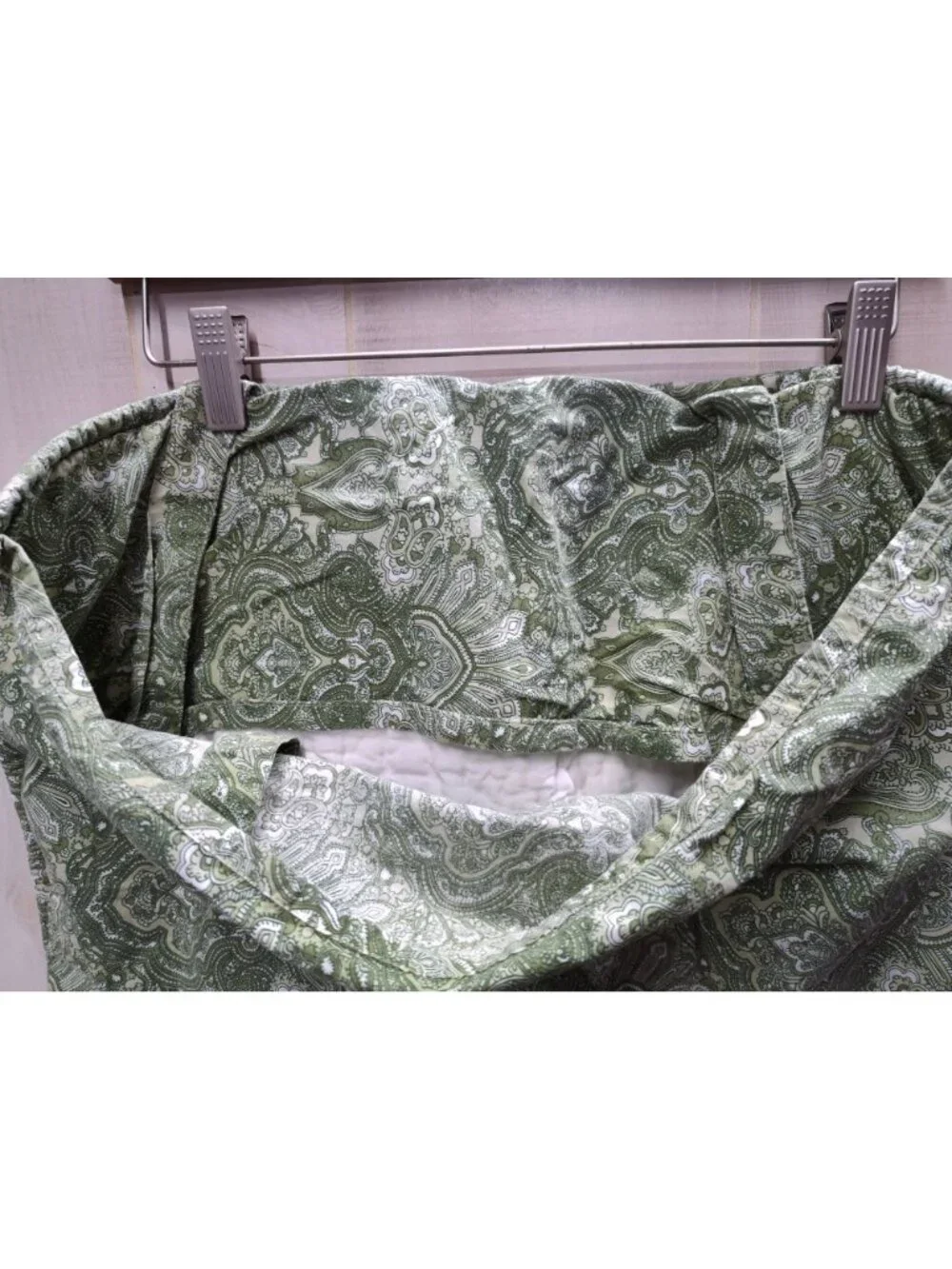 Pottery Barn Standard Pillow Shams Bella Red Green Paisley Tie Close 100% Cotton